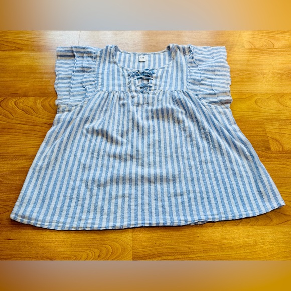 GAP Women’s Blue & White Ruffle Short Sleeve Striped Smock Top – Size Medium - Picture 2 of 6